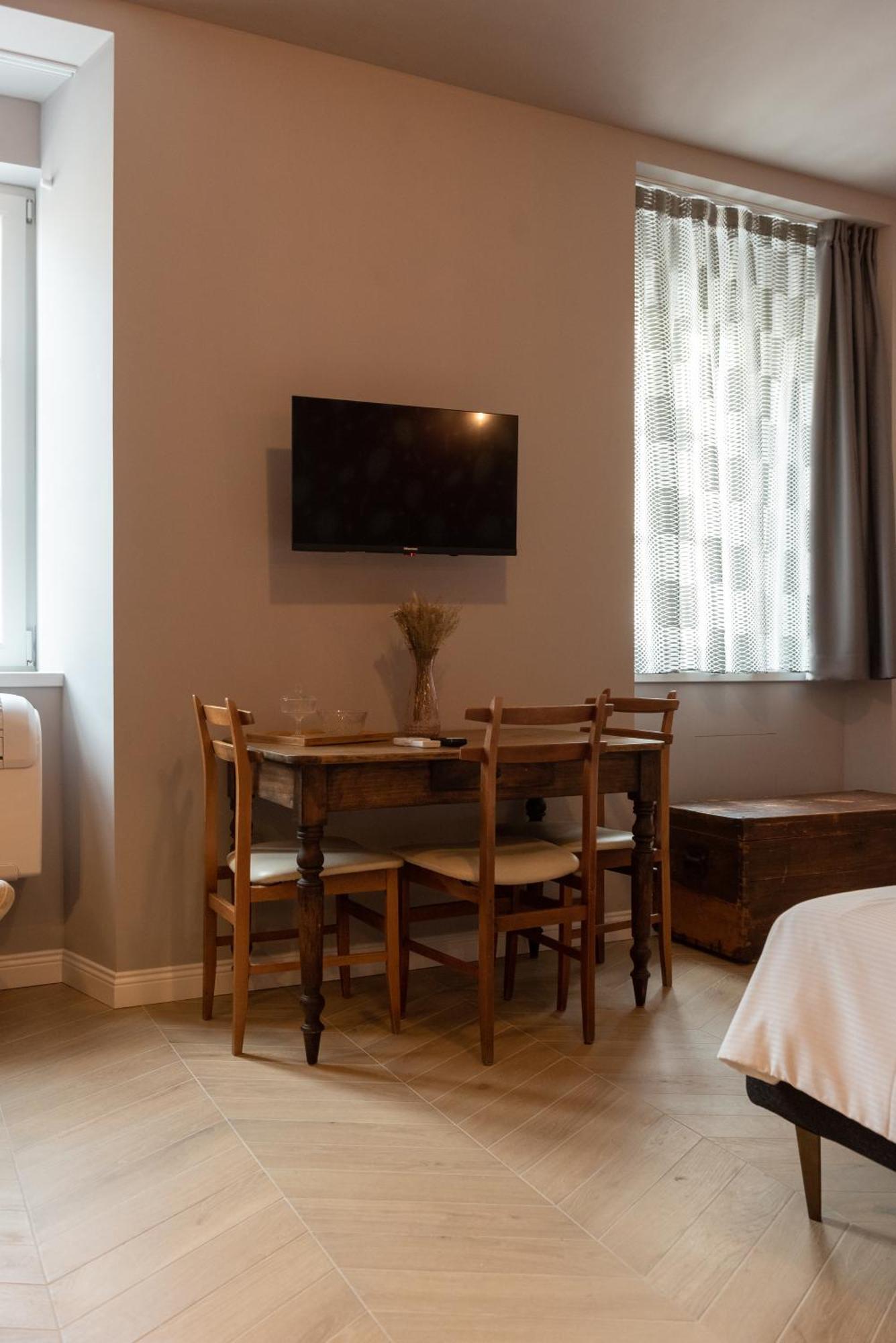 Regina Boutique Suites Τεργέστη Εξωτερικό φωτογραφία